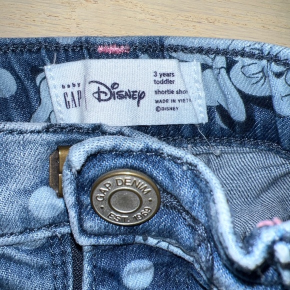 EUC Gap Disney Minnie Denim Shorts 3T - Picture 2 of 3